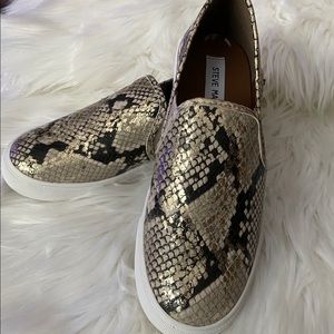 Women’s shoes
